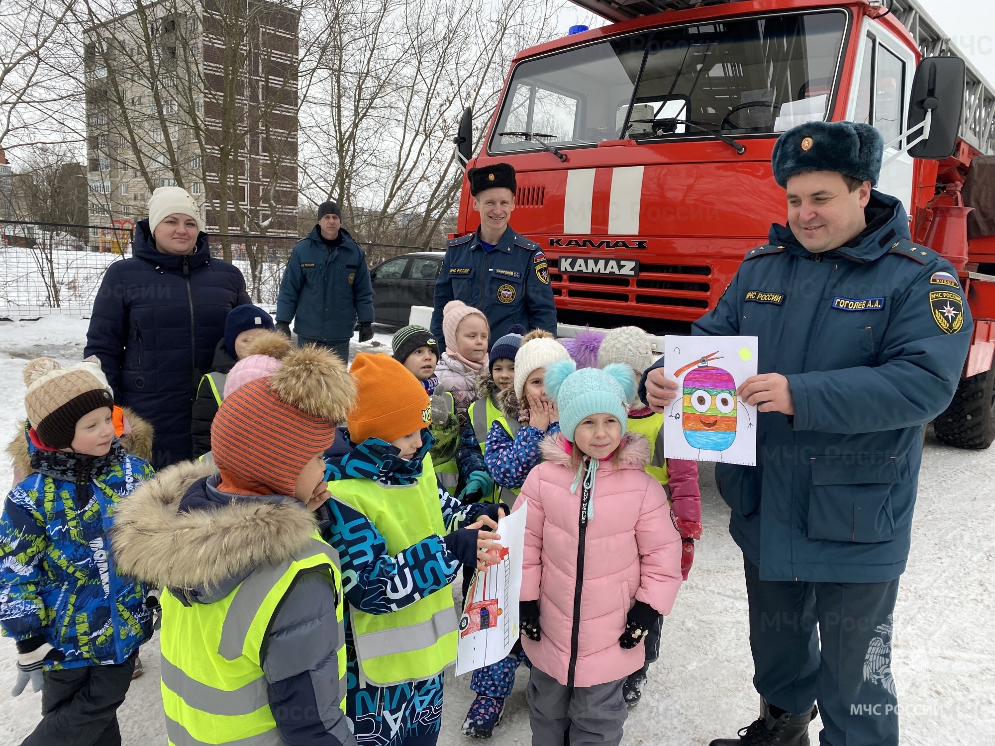 В пожарную часть с «Улыбкой» | 13.02.2023 | ЛенОбласть - БезФормата