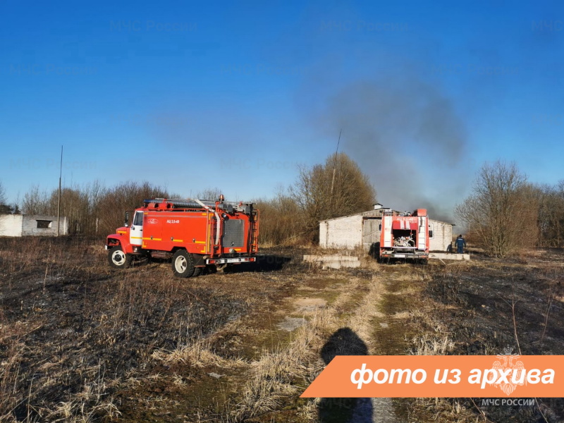 Пожарно-спасательное подразделение Ленинградской области ликвидировало пожар в Приозерском районе