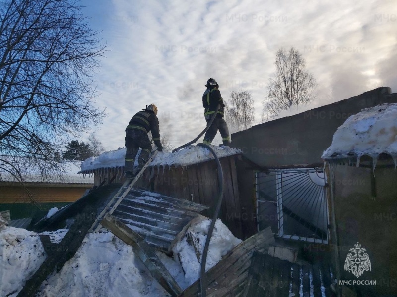 Пожарно-спасательные подразделения Ленинградской области ликвидировали пожар в Лодейнопольском районе