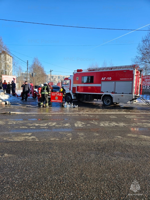 Пожарно-спасательные подразделения Ленинградской области и города Санкт-Петербурга  ликвидируют пожар во Всеволожском районе