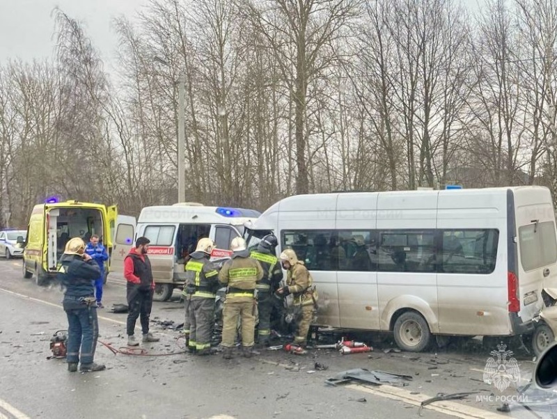 Спасатели Ленинградской области приняли участие в ликвидации последствий ДТП во Всеволожском районе