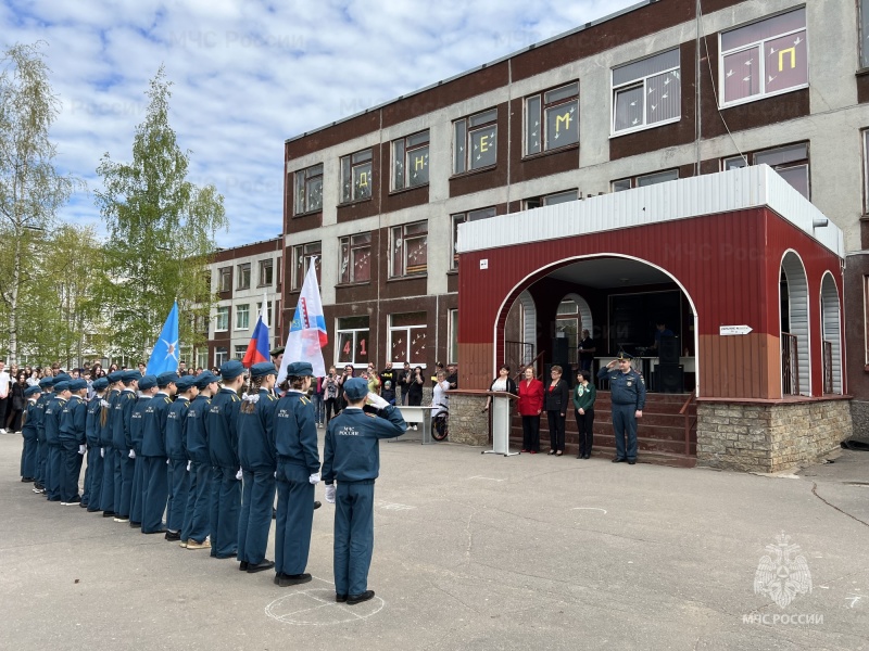 Школьники поклялись в верности кадетскому братству