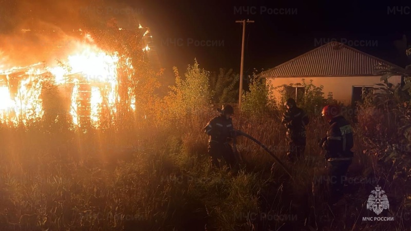 Пожарно-спасательные подразделения Ленинградской области ликвидировали пожар в г. Гатчина